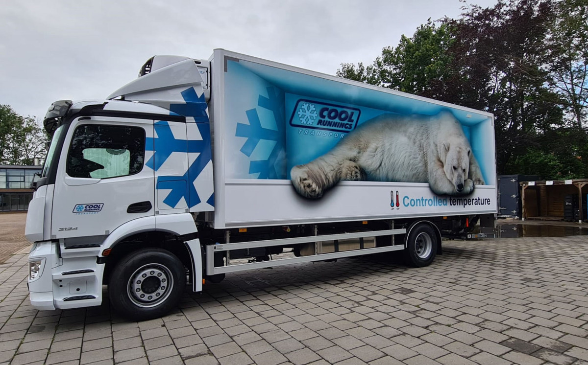ROAAAR – Vrachtwagen met ijsbeer