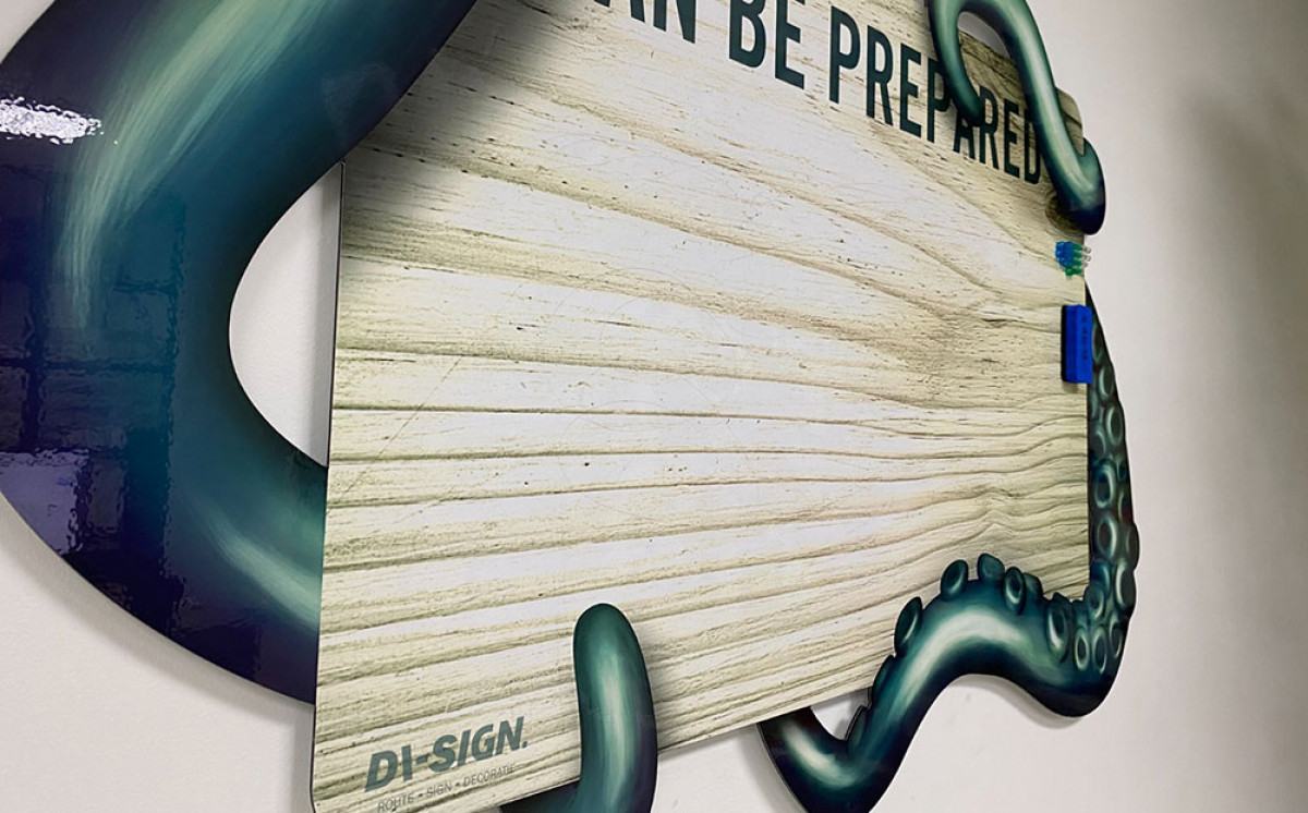 Full colour whiteboard